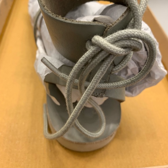 NWB FREE PEOPLE Vacation Day Wrap Sandal in Sky size 39❤️🎉🎄 - Picture 6 of 11